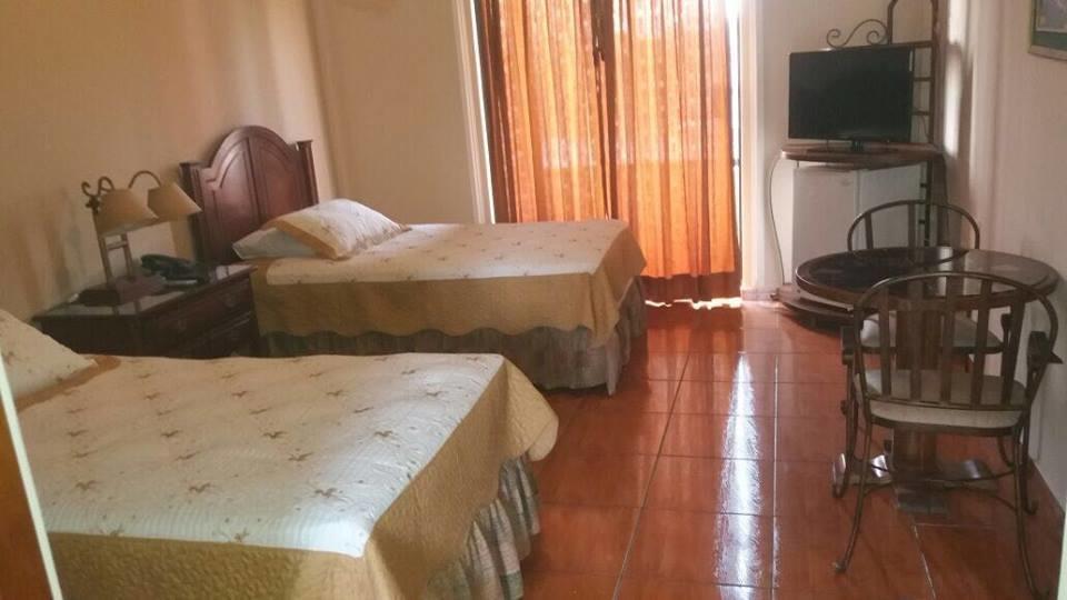Hotel Puerta Del Rey サンタ・クルス・デ・ラ・シエラ エクステリア 写真