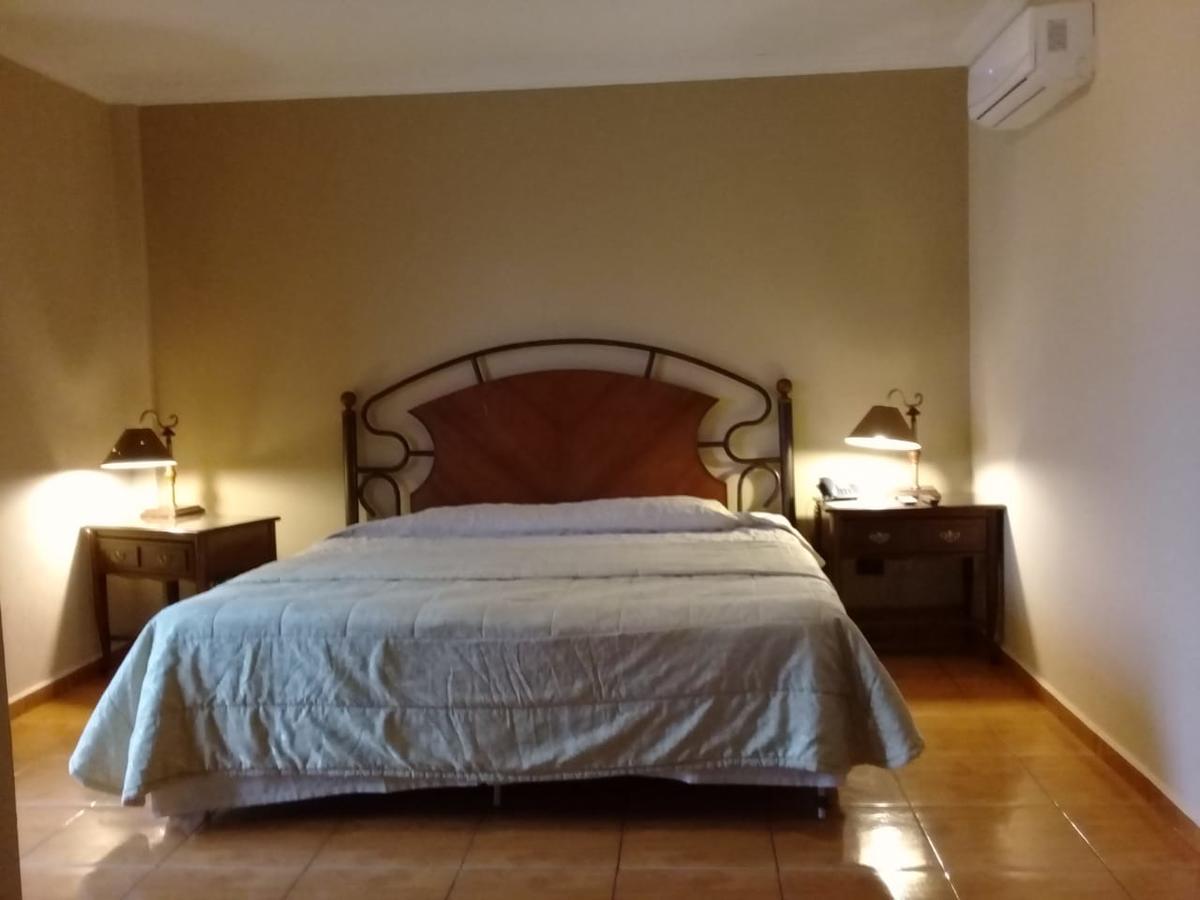 Hotel Puerta Del Rey サンタ・クルス・デ・ラ・シエラ エクステリア 写真
