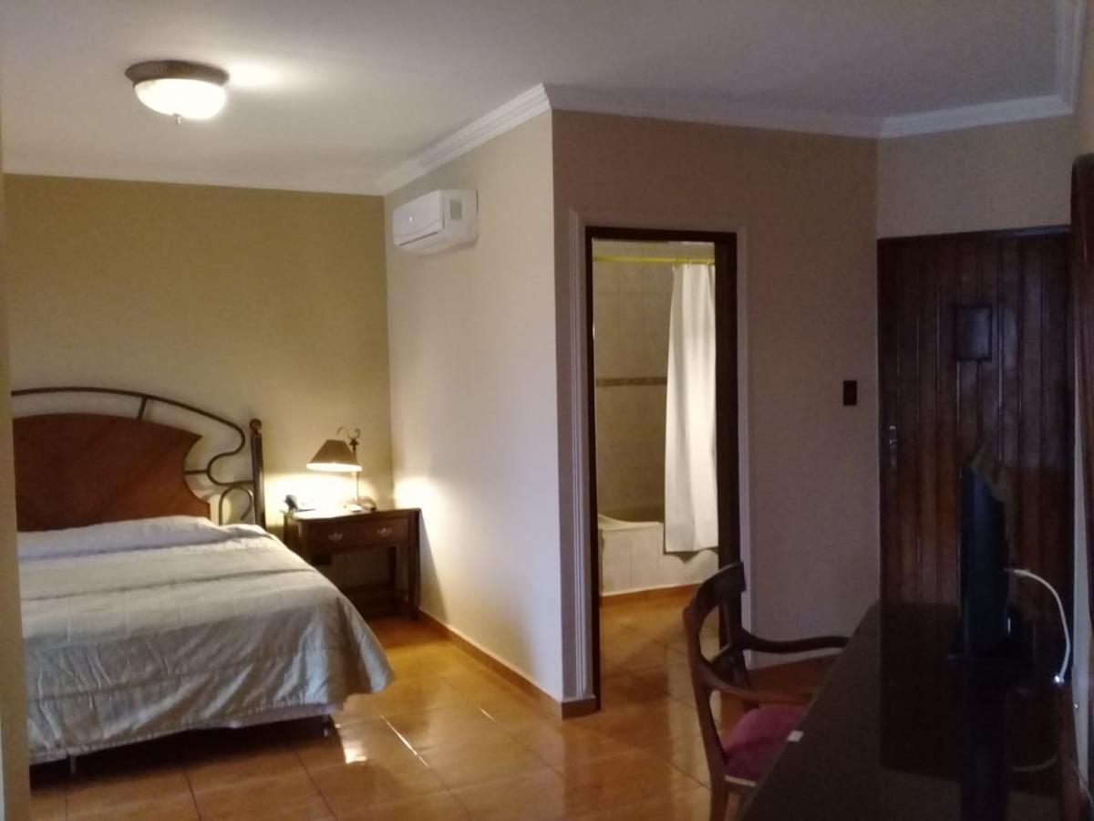 Hotel Puerta Del Rey サンタ・クルス・デ・ラ・シエラ エクステリア 写真