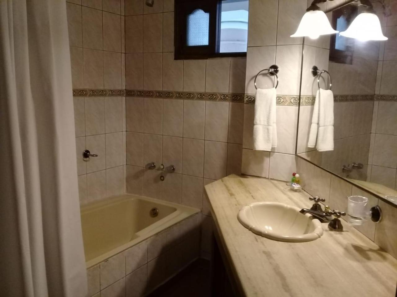 Hotel Puerta Del Rey サンタ・クルス・デ・ラ・シエラ エクステリア 写真